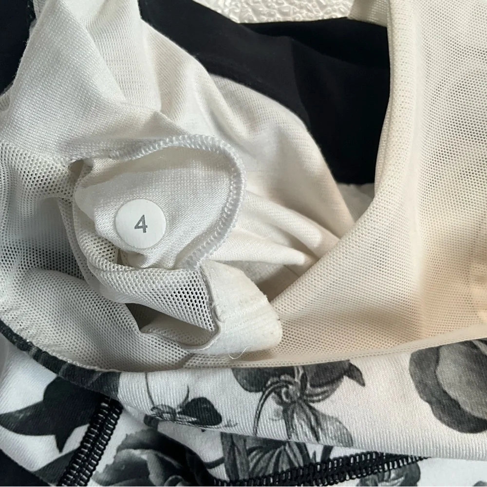 Lululemon Push Ur Limits Tank‎ Brisk Bloom Black White / Black W1E69S Size 4